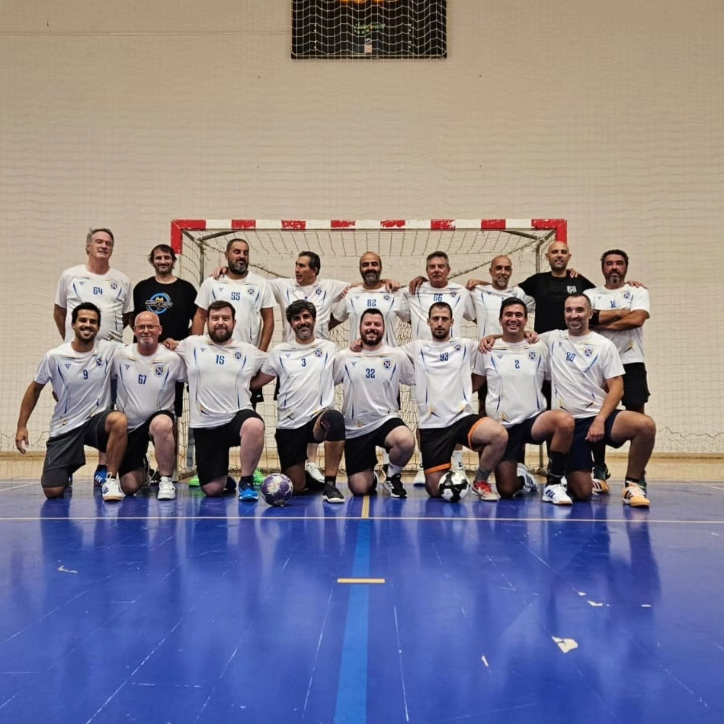Equipa Masters Cister junto à baliza